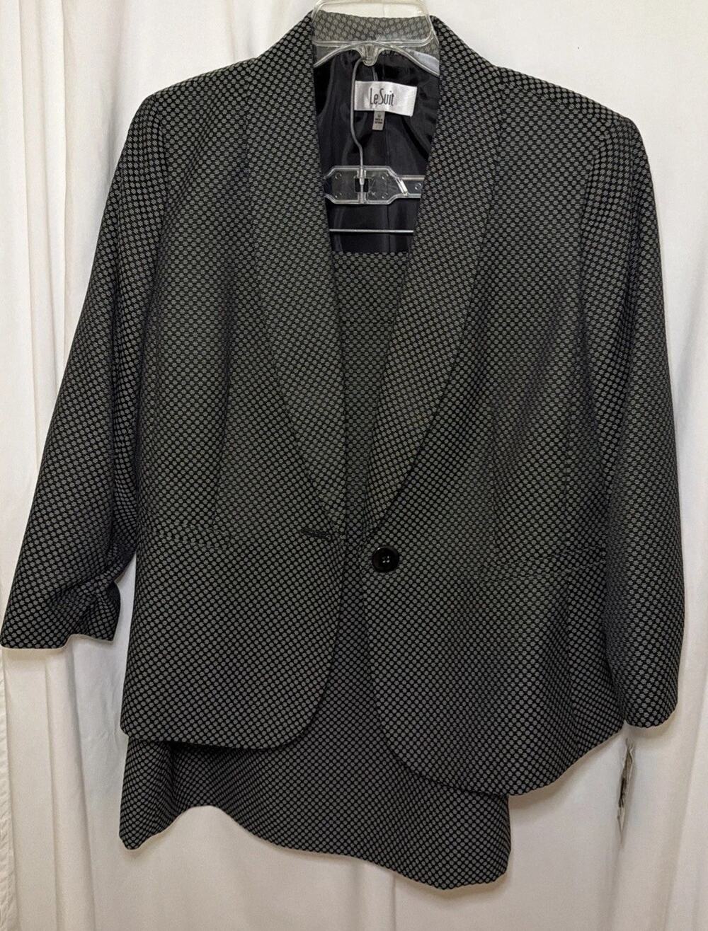 New!! LE SUIT SKIRT & BLAZER JACKET BUSINESS SUIT, 2PC, Black And White SIZE 14